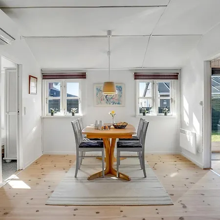 Vakantiehuis Loella - 35m From The Sea By Interhome *